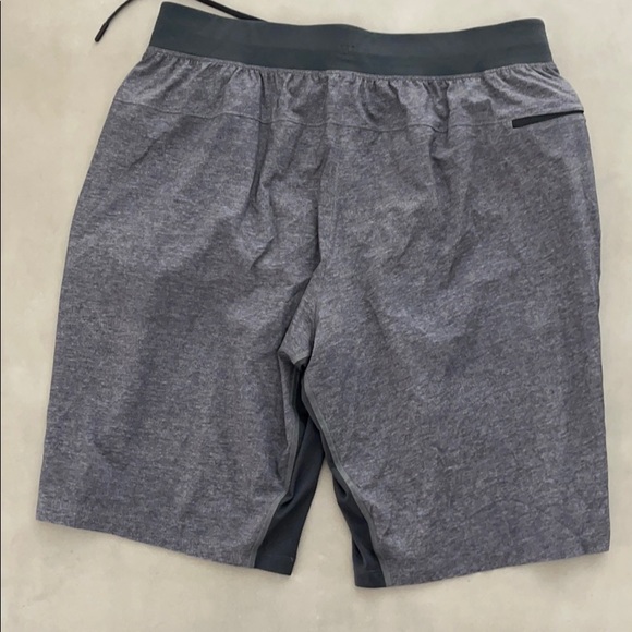 Men’s Lululemon Shorts XL - Picture 2 of 3